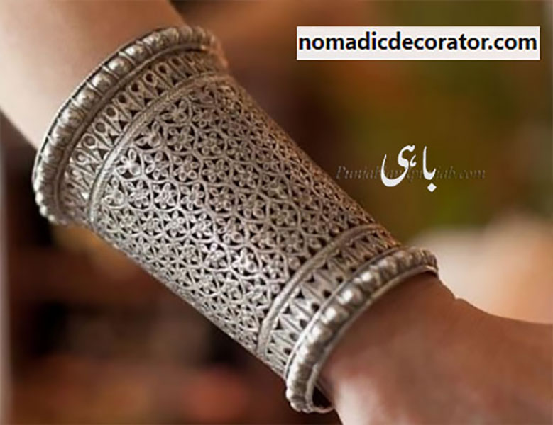  ,ਬਾਹੀ,baahi,bahi,bahin, چوڑا, chura, choora, ਚੂਡ਼ਾ,baaheeN, ਬੈਨ,bain,, Traditional Ornaments of Punjab,jewelery,jewellery,گہنا۔ بُھوکھن۔ النکار۔ٹُوم، ٹومب۔ ٹونب چھلاJewellery,jewelry,زیور ,