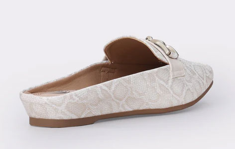    گرگابی ,gurgaabi, ਗੁਰਗਾਬੀ, جوتی, سلیپر, چپل, منڈلا, آکفسوڑڈ طرز کی جوتی, آدھا بوٹ, پمپ جوتے, shoe, half boot. slipper